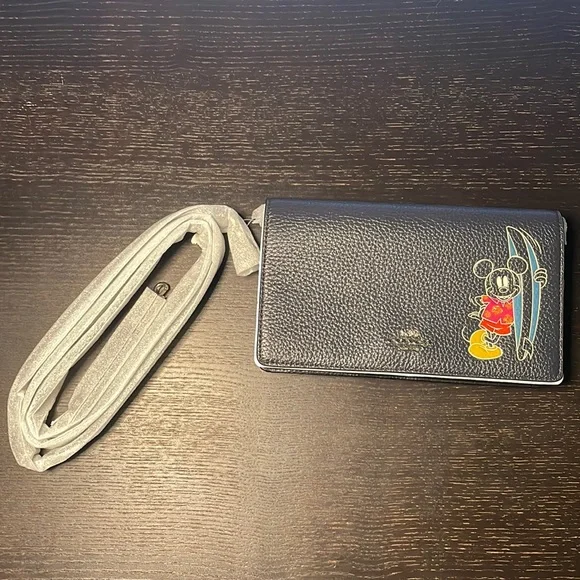 Coach wallet japan hotsell